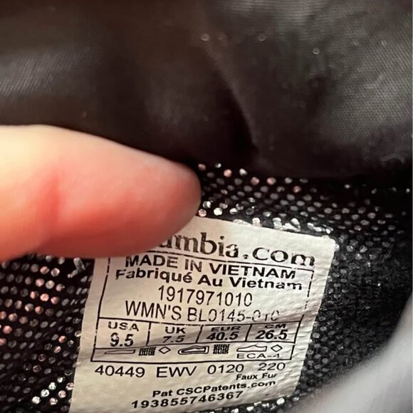 Columbia Winter Boots 9.5W - Picture 2 of 4